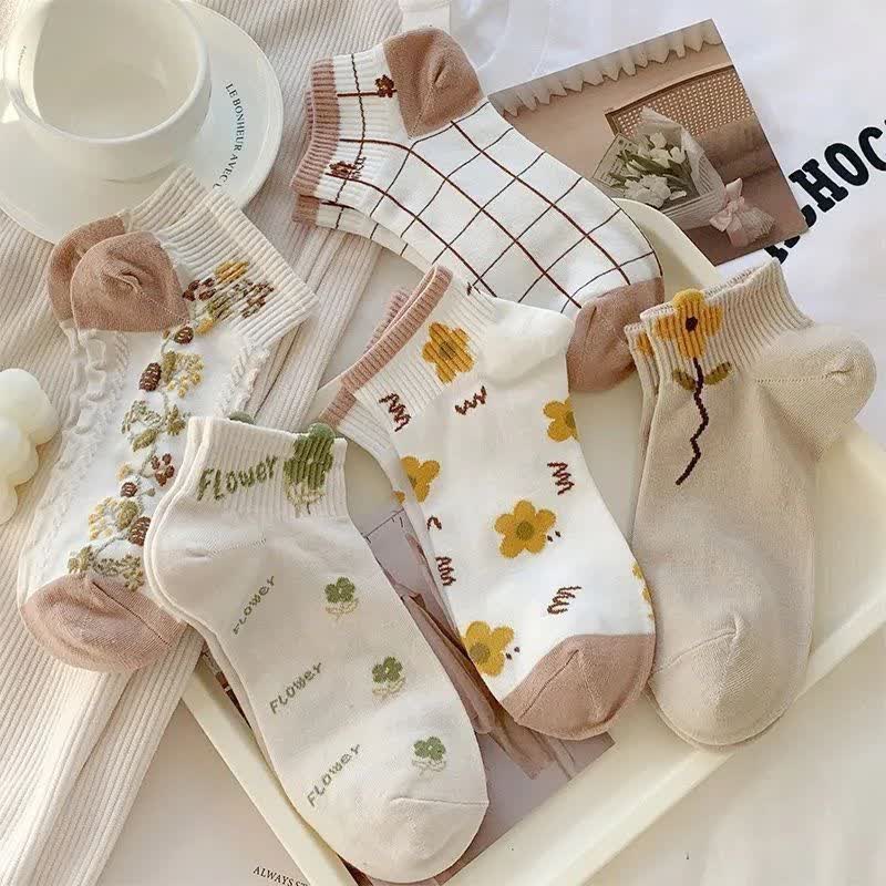 جوراب زنانه گل برجسته